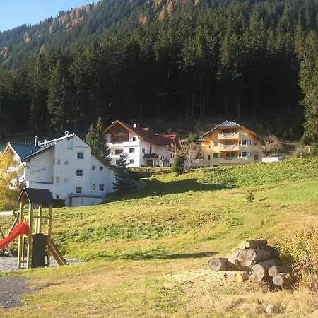 Apartament Alcazar *